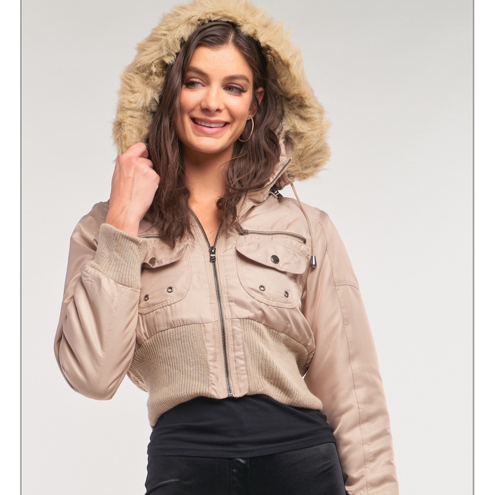 ❌NEW Zip up Faux fur hood detail cropped winter bomber jacket
